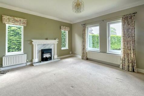 DINING/RECEPTION ROOM