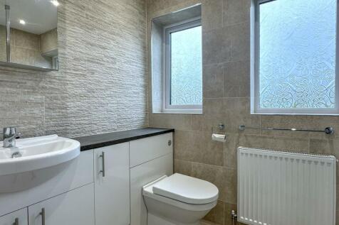BATHROOM/WC