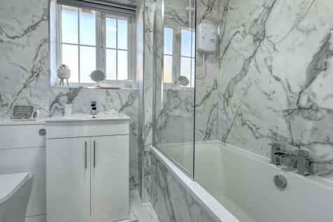 BATHROOM/WC