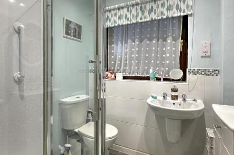 BATHROOM/WC