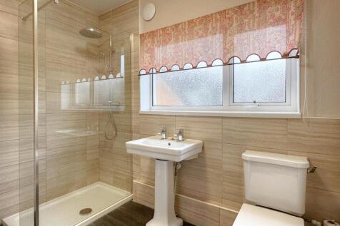 SHOWER ROOM/WC