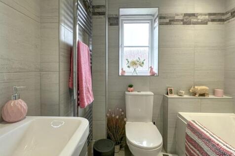BATHROOM/WC