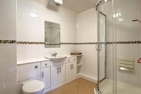 SHOWER ROOM/WC