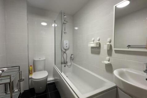 BATHROOM/W.C.