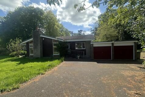DOUBLE GARAGE