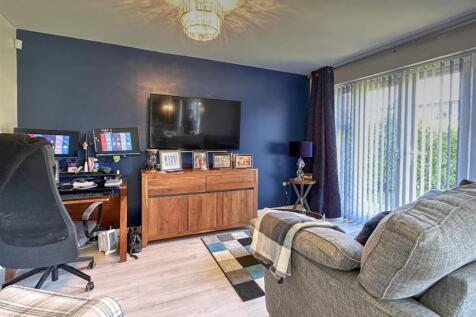 OFFICE/FAMILY ROOM