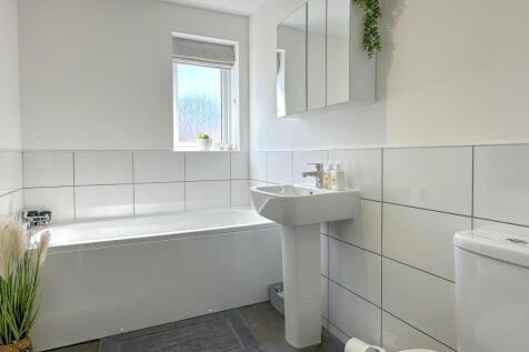 BATHROOM/WC