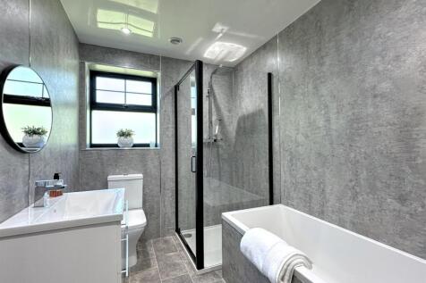 BATHROOM/WC
