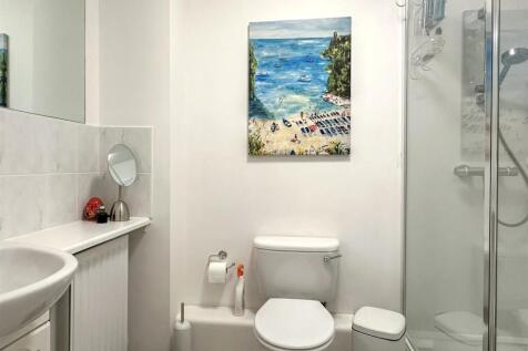 BATHROOM/WC