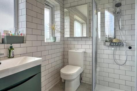 BATHROOM/WC