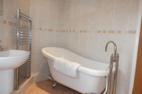 BATHROOM/WC
