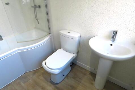 BATHROOM/TOILET