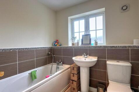 BATHROOM/WC