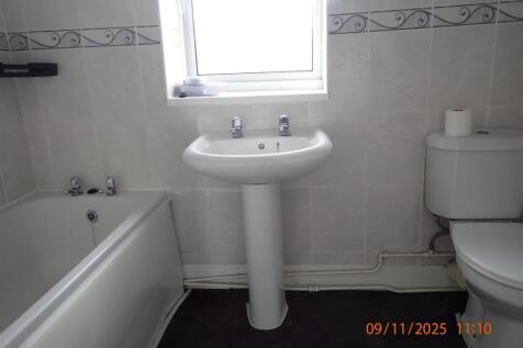 BATHROOM / W.C