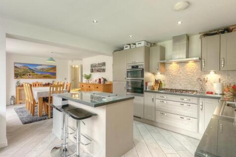OPEN PLAN KITCHEN DINER