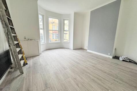 Flat 2.  Lounge