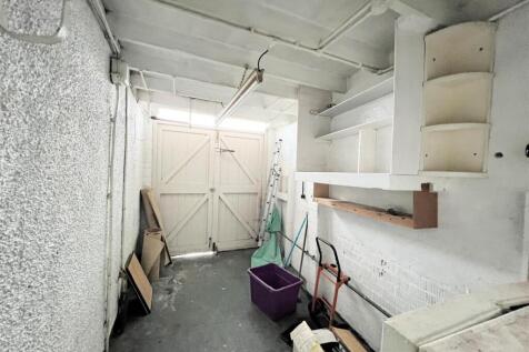 Garage/Workshop