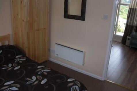 Main bedroom looking into front room.jpg