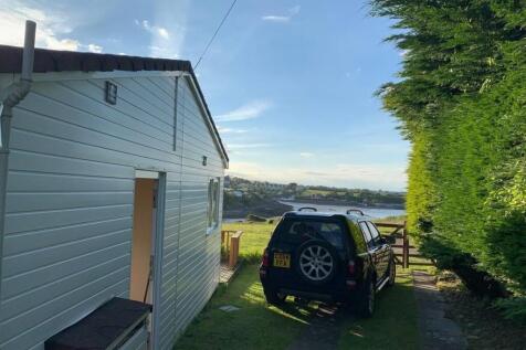 Side lodge with parking.jpg