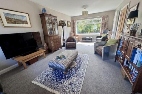 Living Room/Ystafell Fyw