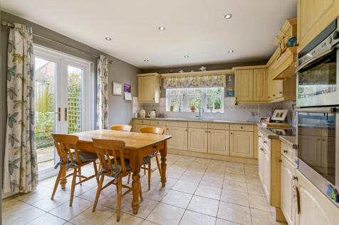 Kitchen &amp; Breakfast Room
