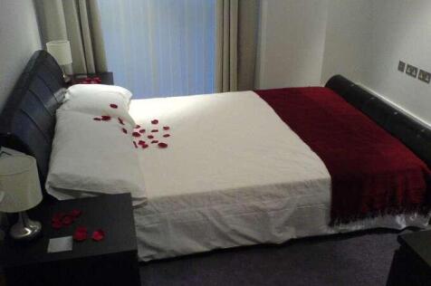 bedroom.JPG