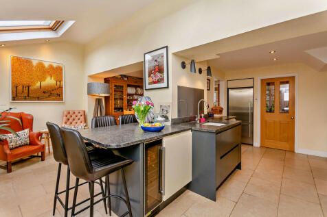 8601540-interior1...