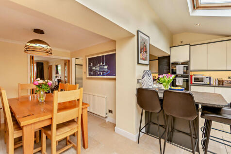 8601540-interior1...
