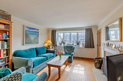 8640759-interior0...