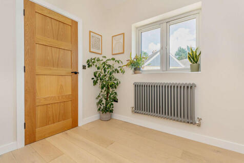 8605387-interior0...