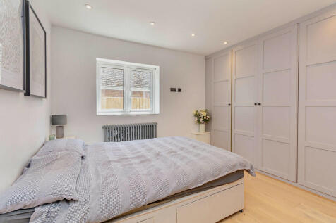 8605387-interior0...