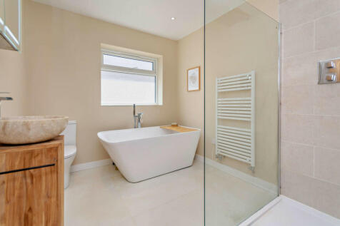 8605387-interior0...