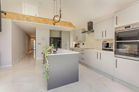 8605387-interior0...