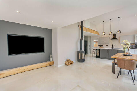8605387-interior1...