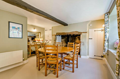 8610134-interior0...