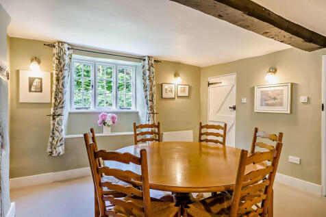 8610134-interior0...
