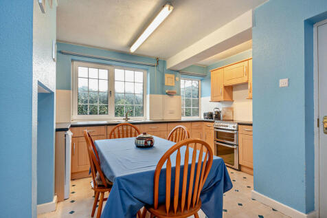 8623199-interior1...