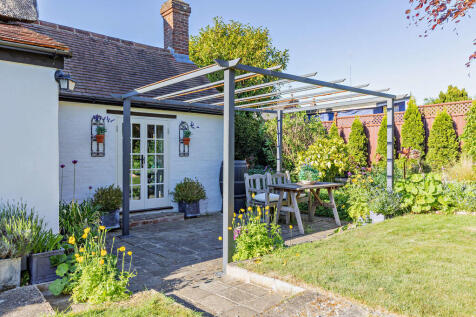 8647487-exterior2...