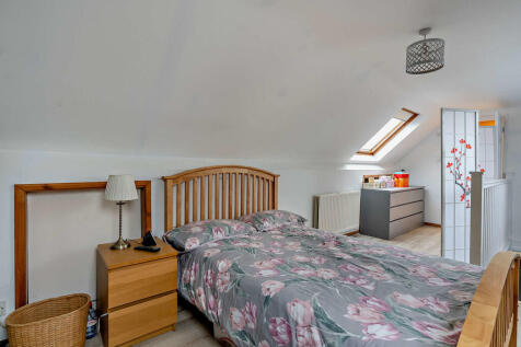 8635752-interior1...