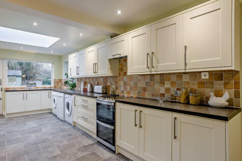 8636499-interior1...