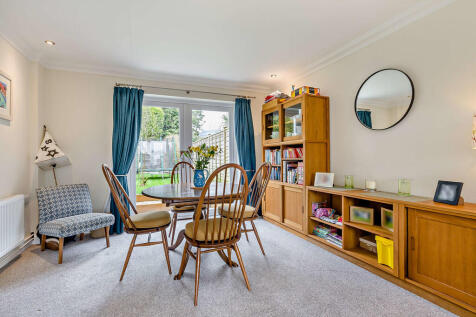 8640597-interior1...