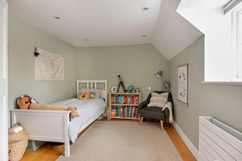 8614390-interior1...
