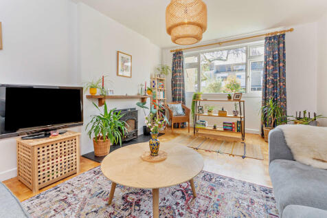 8641498-interior1...