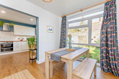 8641498-interior0...