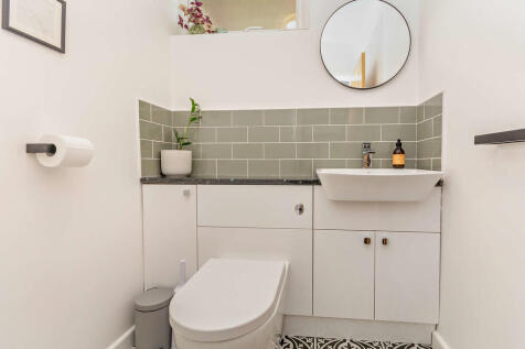 8641498-interior1...