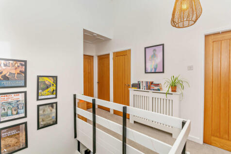8641498-interior0...