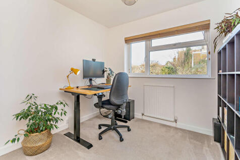 8641498-interior0...