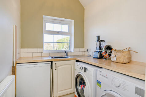 8639452-interior1...