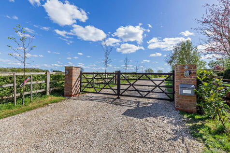 8644635-exterior0...