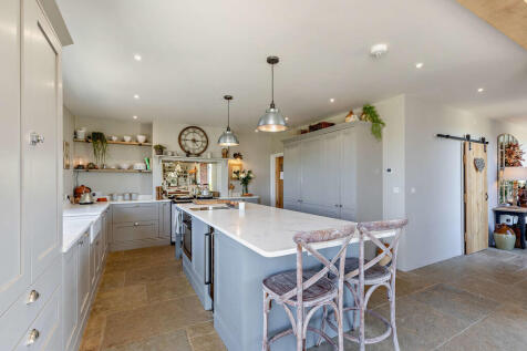 8644635-interior1...